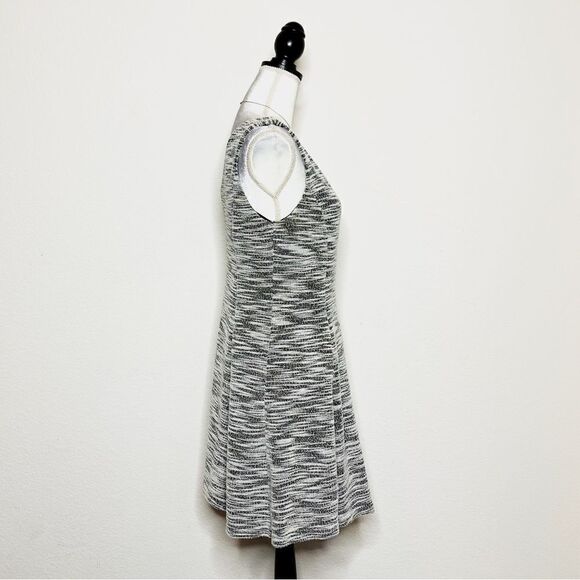 🍋 The Limited • Women’s Gray&Black Textured Knit Sleeveless Dress - Size M - Picture 3 of 10
